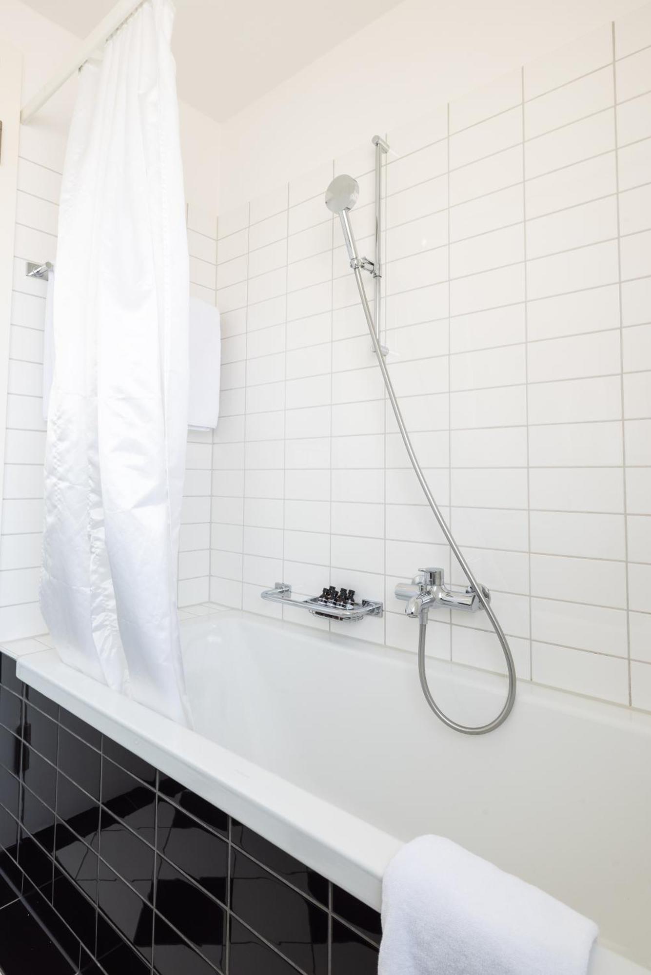 Apartamento Ema House Serviced Superior Seefeld Zurique