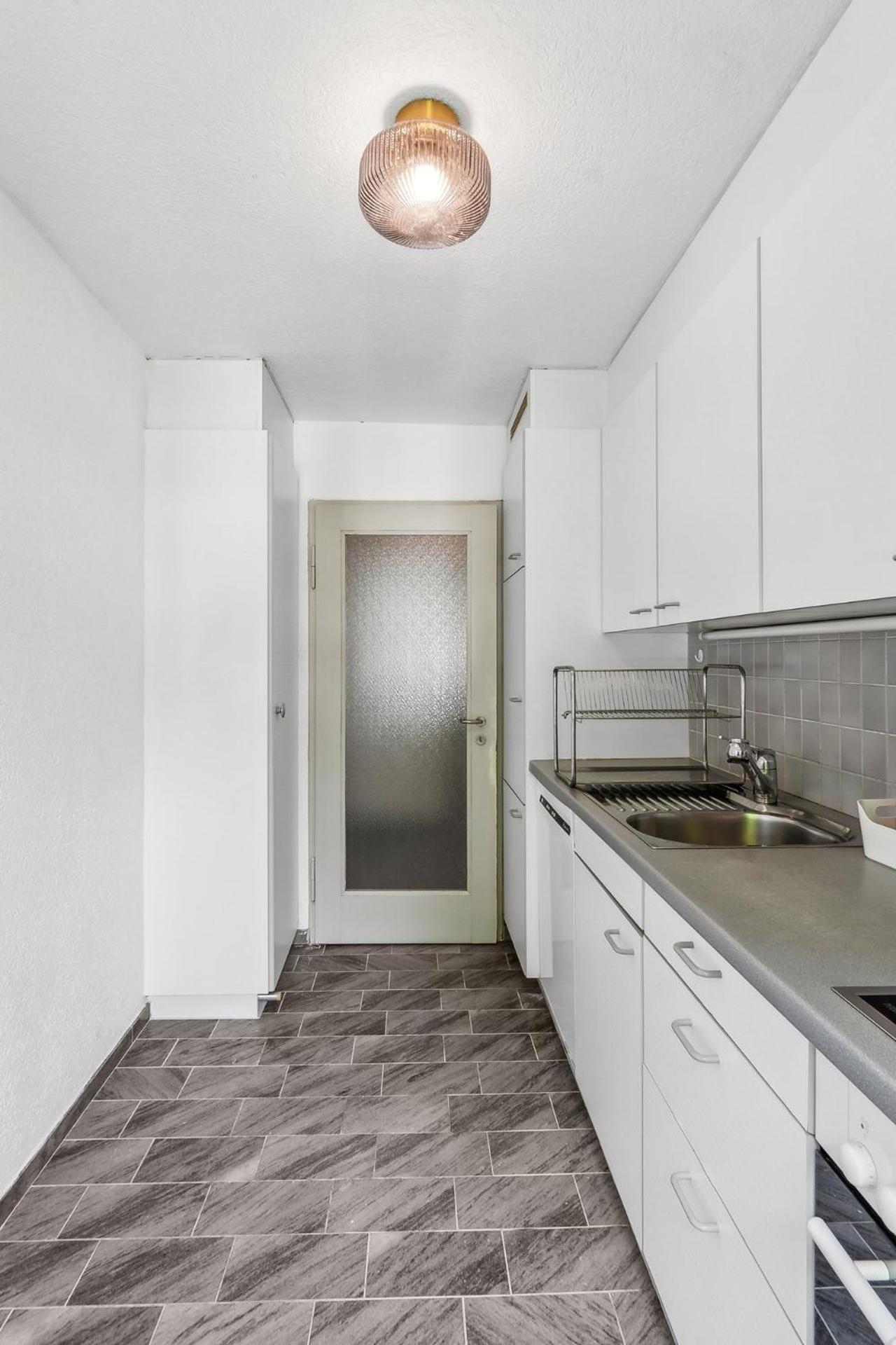 Altwiesenstrasse 144 * Zurich