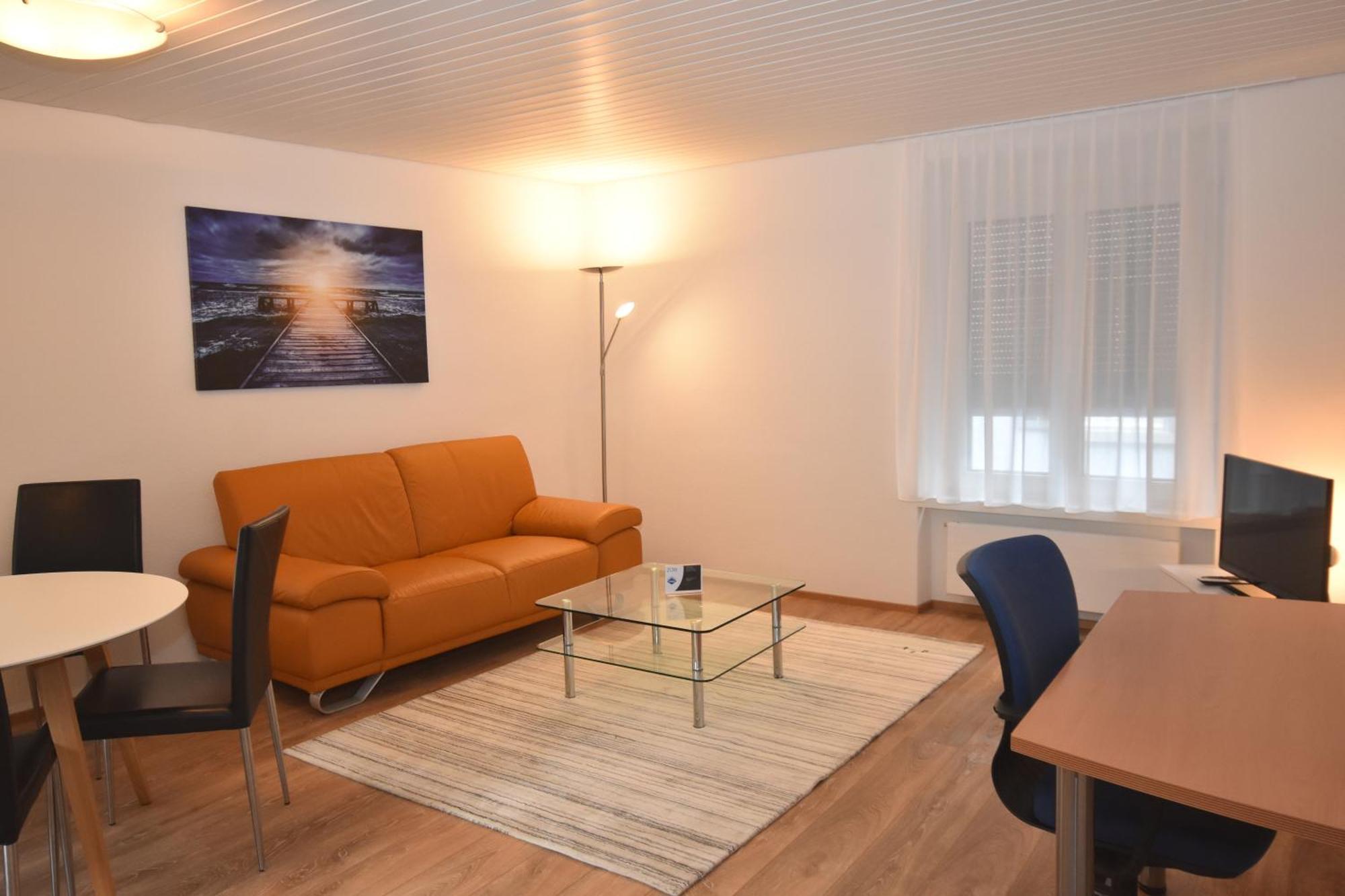 Apartment Centrally Located 2br - Color 23 *