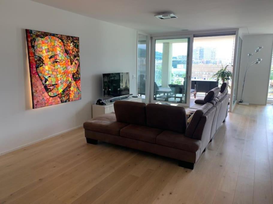 Luxury - To Everything * Zurich