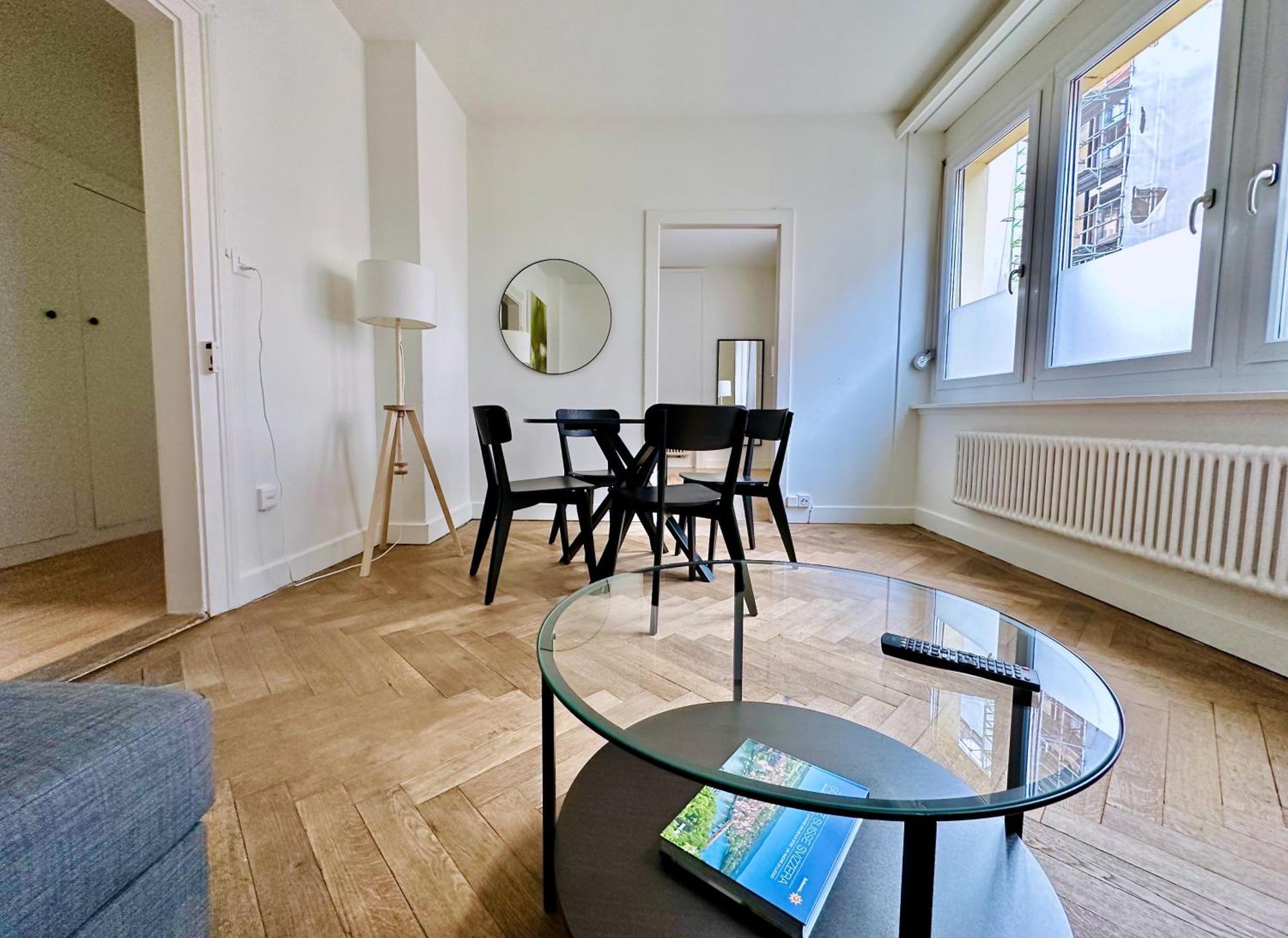 Citycentral 2 Bedroom Flat Near Main Station Apartment *