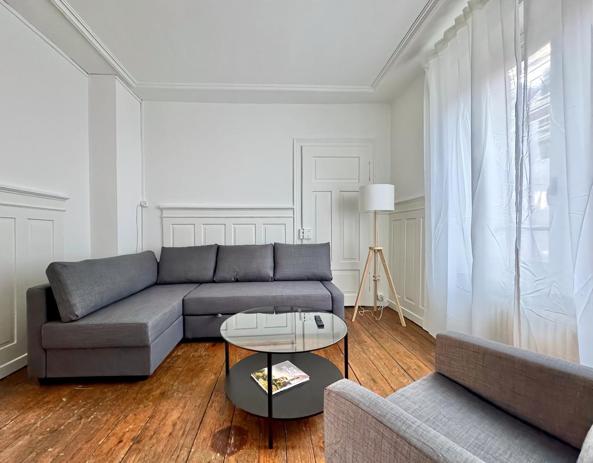 Citycentral 2 Bedroom Flat Near Main Station Apartment *