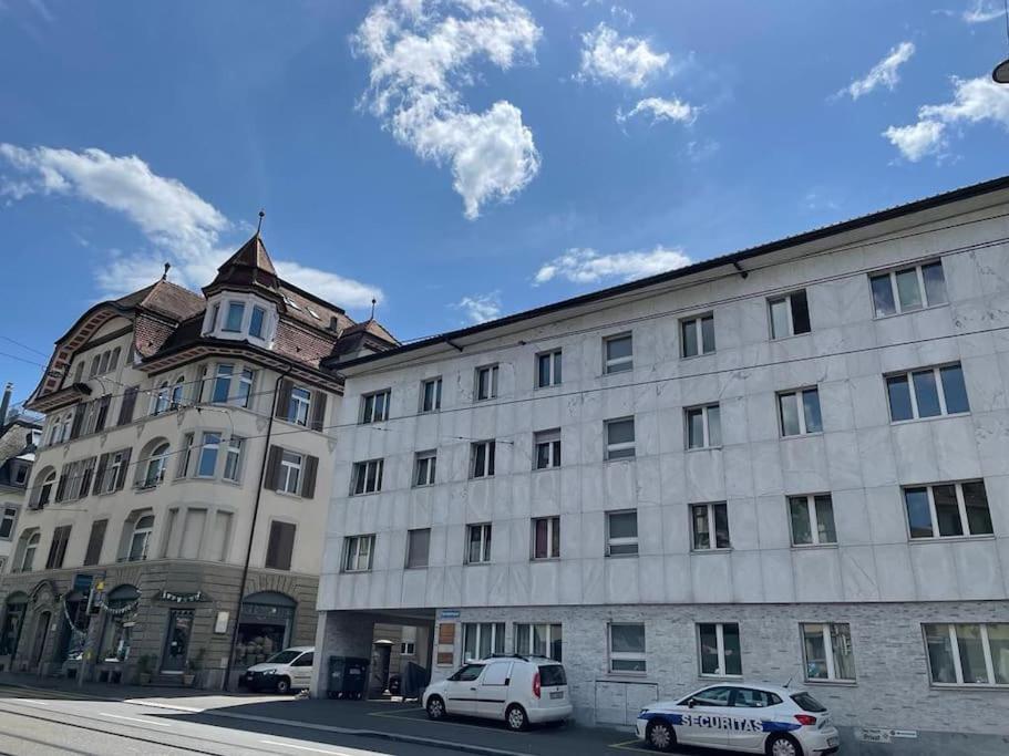 Very And Sunny 2br Flat - Marble 2 *