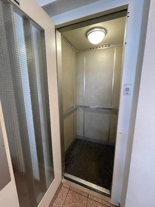 Very And Sunny 2br Flat - Marble 2 Apartment *