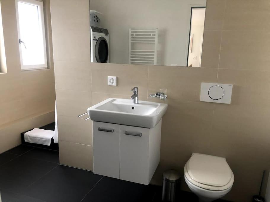 Very Sunny 1br Flat In The Center - West4 Apartment