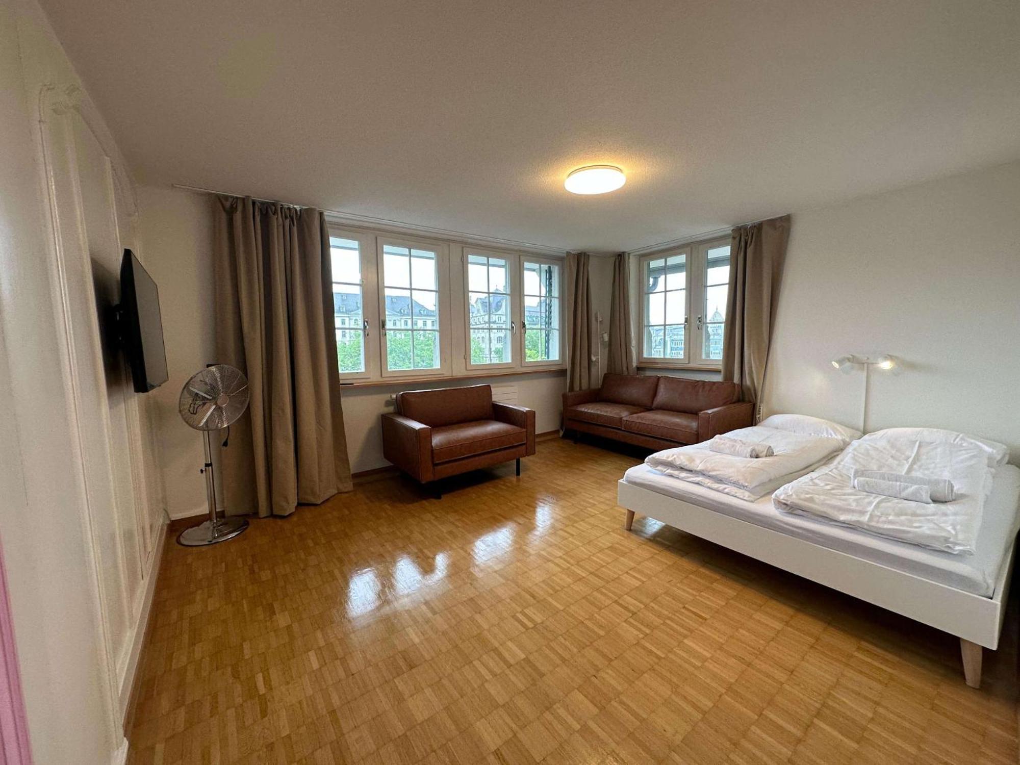 Hitrental Limmatquai Zurich