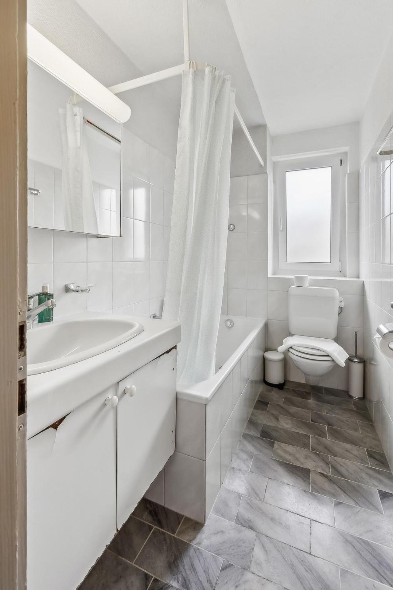 Altwiesenstrasse 144 * Zurich