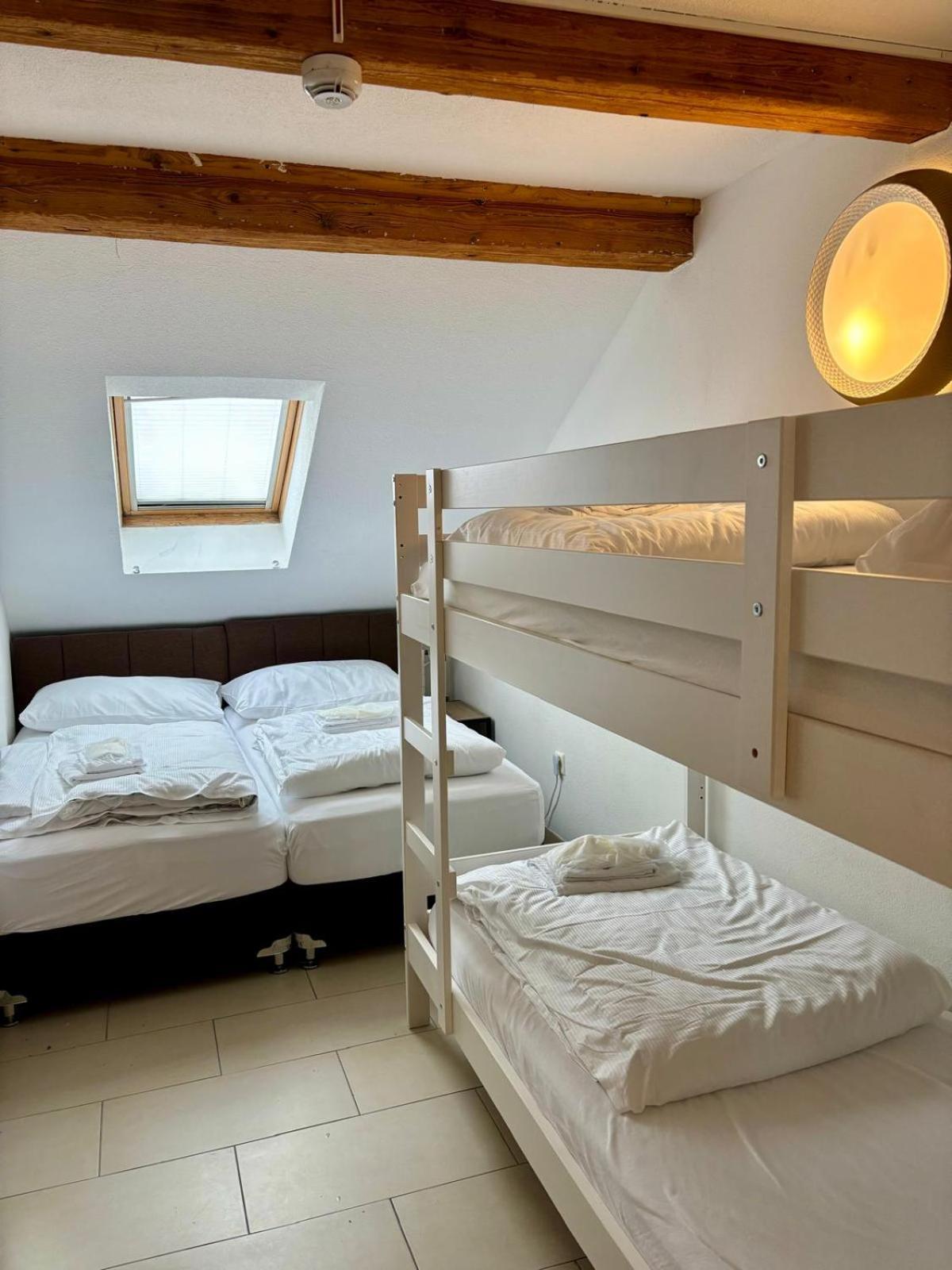 Nani Self Check-in Zurich