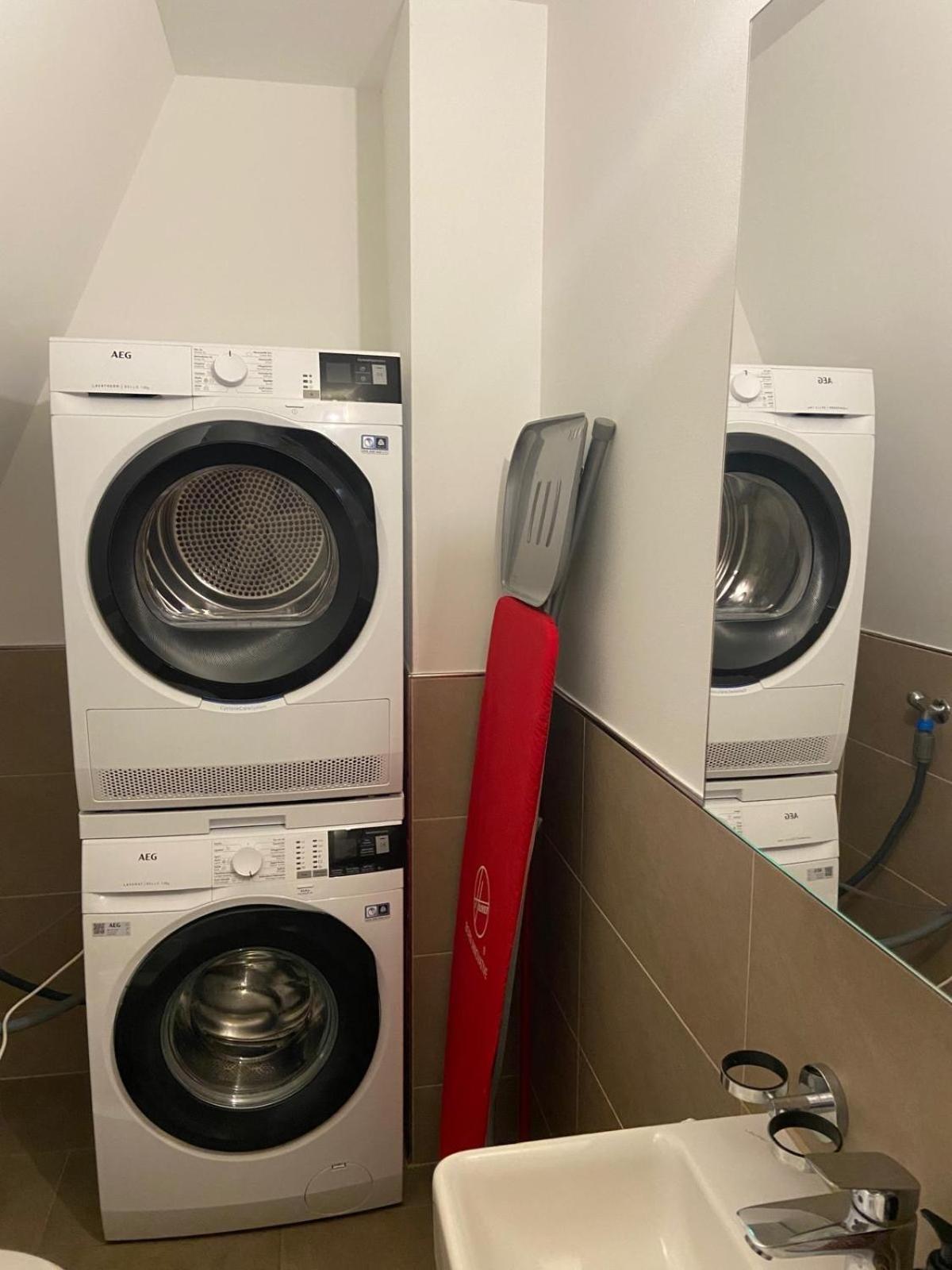 3 Bedroom Duplex In Wiedikon Apartment *