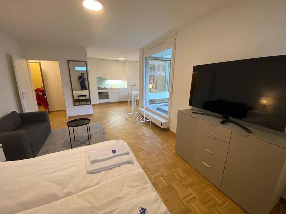 Practical In The Center - Art 7 Apartment *