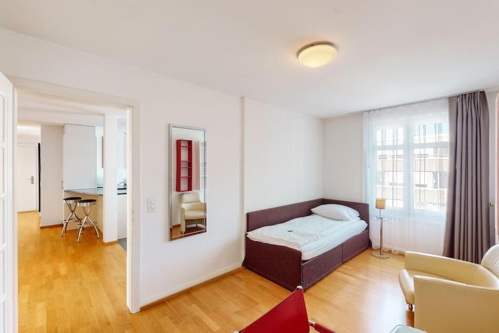 Apartment 3br Flat Near Bellevue! - Sf6 *