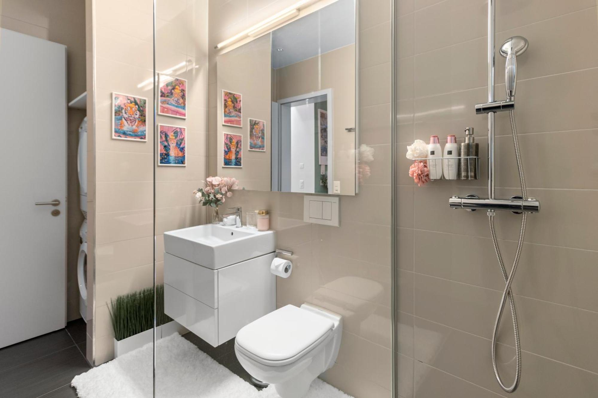 Boutique & Lux I Location I Freeparking I Ac I Fast Wifi Apartment Zurich