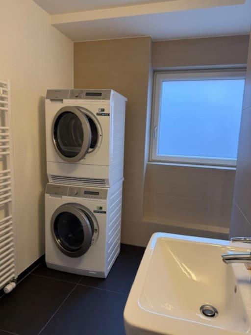 Modern 1br With In Trendy Area - West 10 Apartment