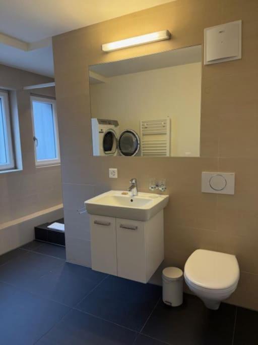 Modern 1br With In Trendy Area - West 10 Zurich