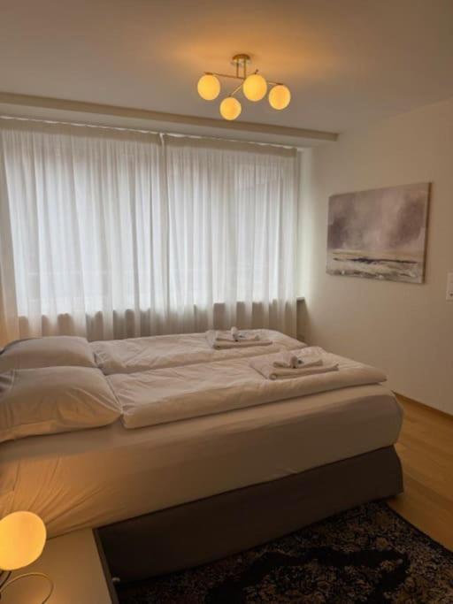 Modern 1br With In Trendy Area - West 10 * Zurich
