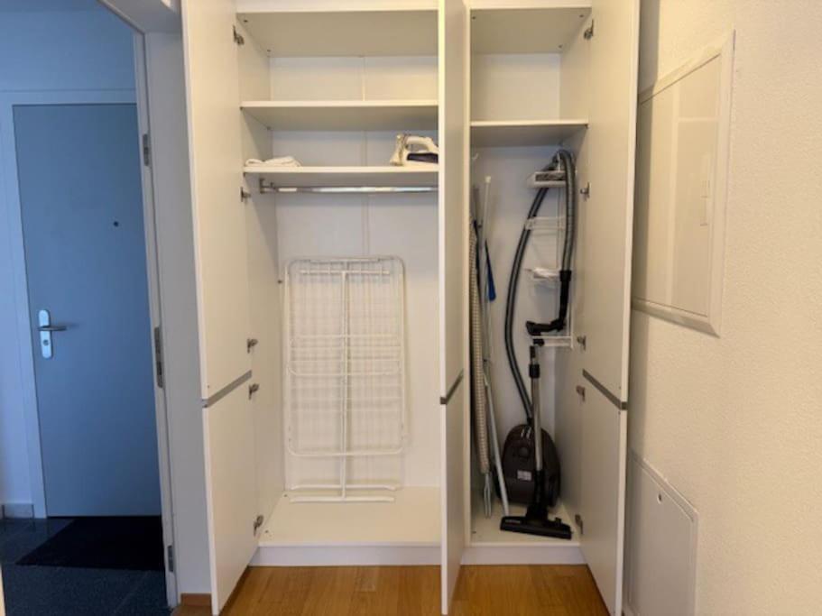 Modern 1br With In Trendy Area - West 10