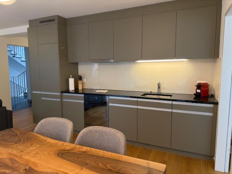 Apartment Modern 1br With In Trendy Area - West 10 *