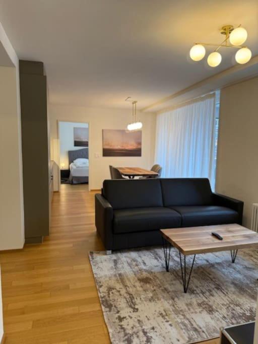 Apartment Modern 1br With In Trendy Area - West 10 Zurich