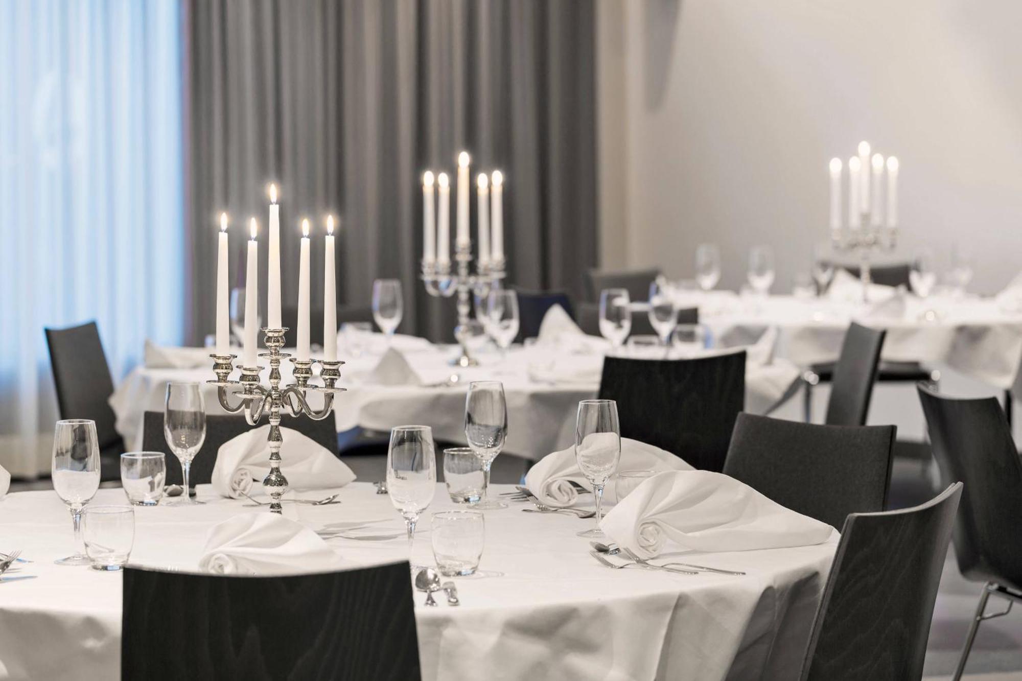 Courtyard By Marriott North Hotel