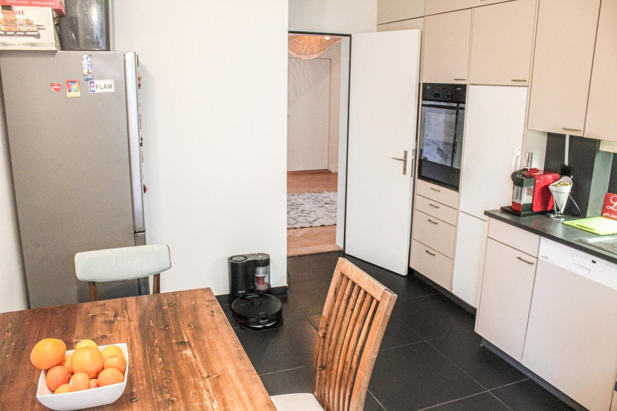 Downtown - Large, Quiet Private 