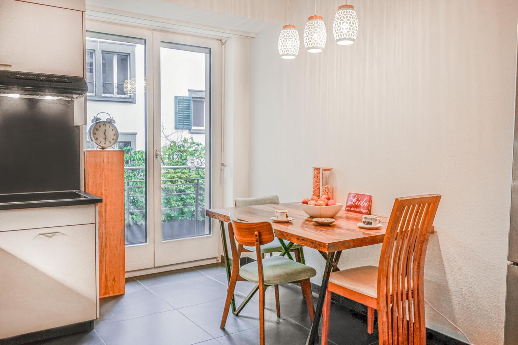 Downtown - Large, Quiet Private 