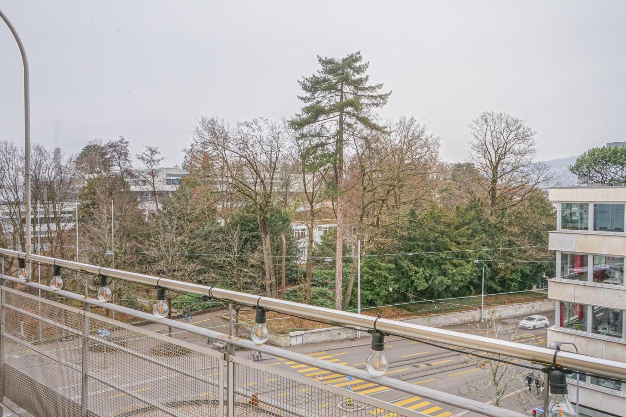 Downtown - Large, Quiet Private 