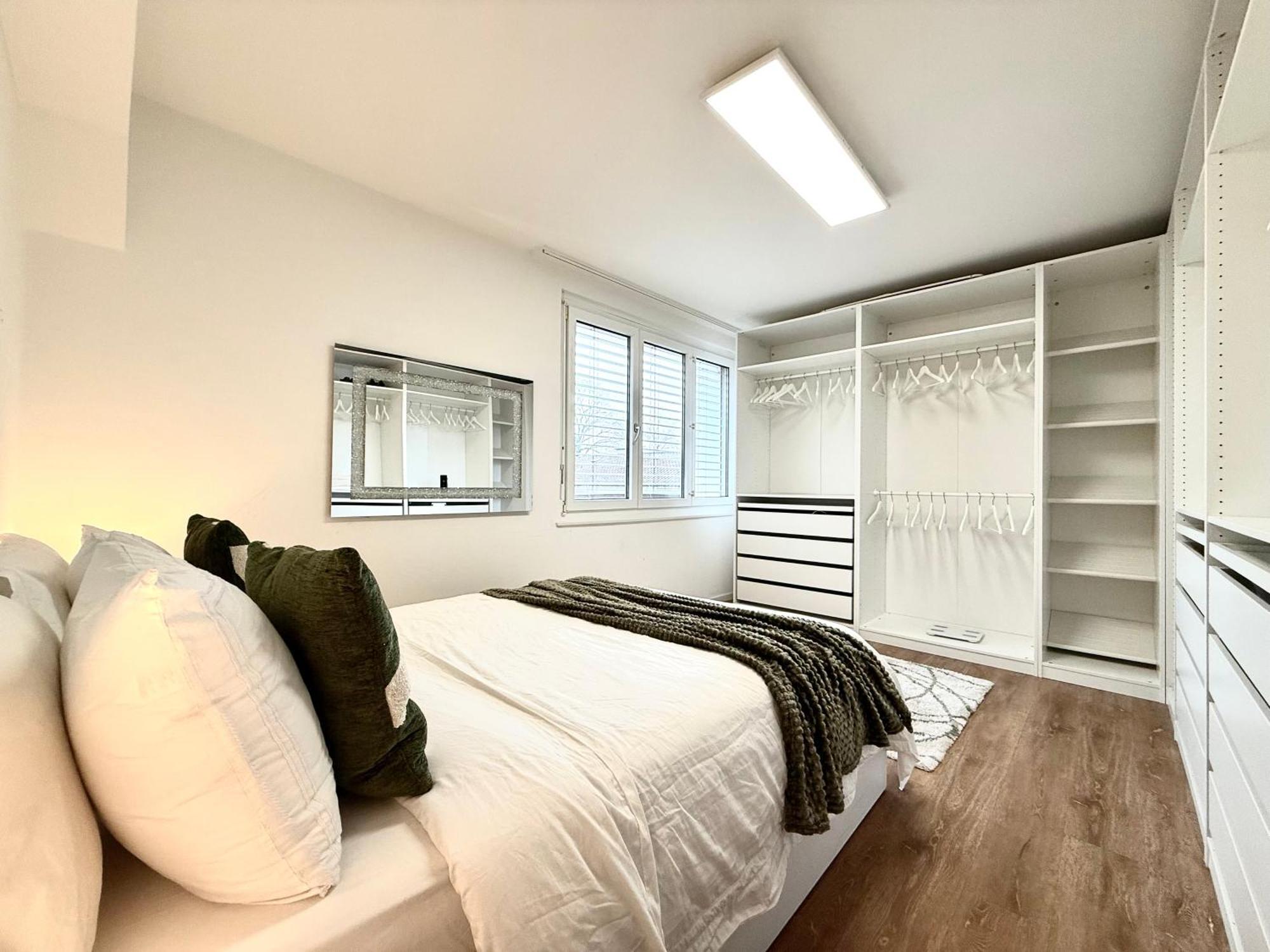 Modern & - Oerlikon *