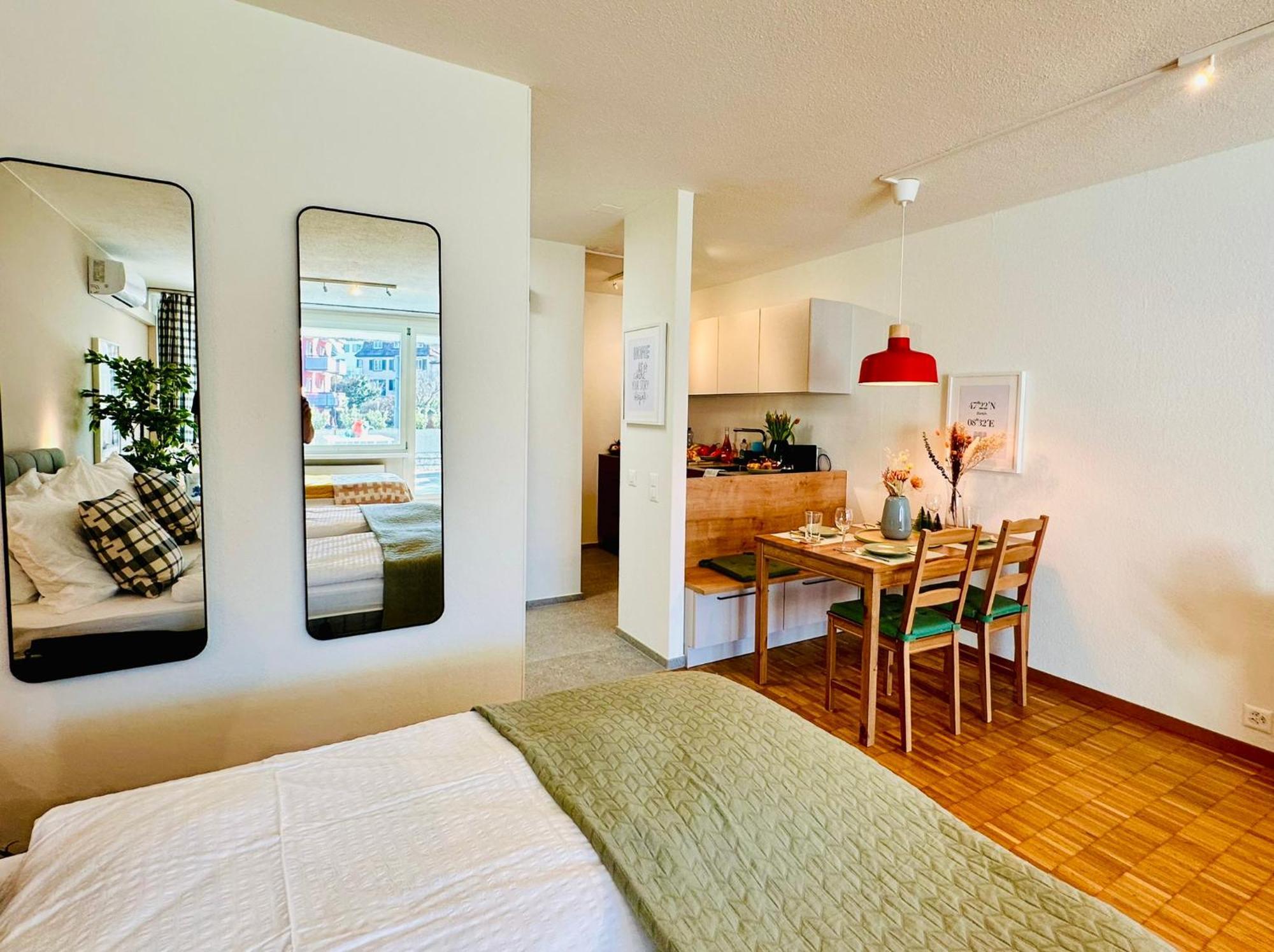 New With Sunny Terrace & Air Condition * Zurich