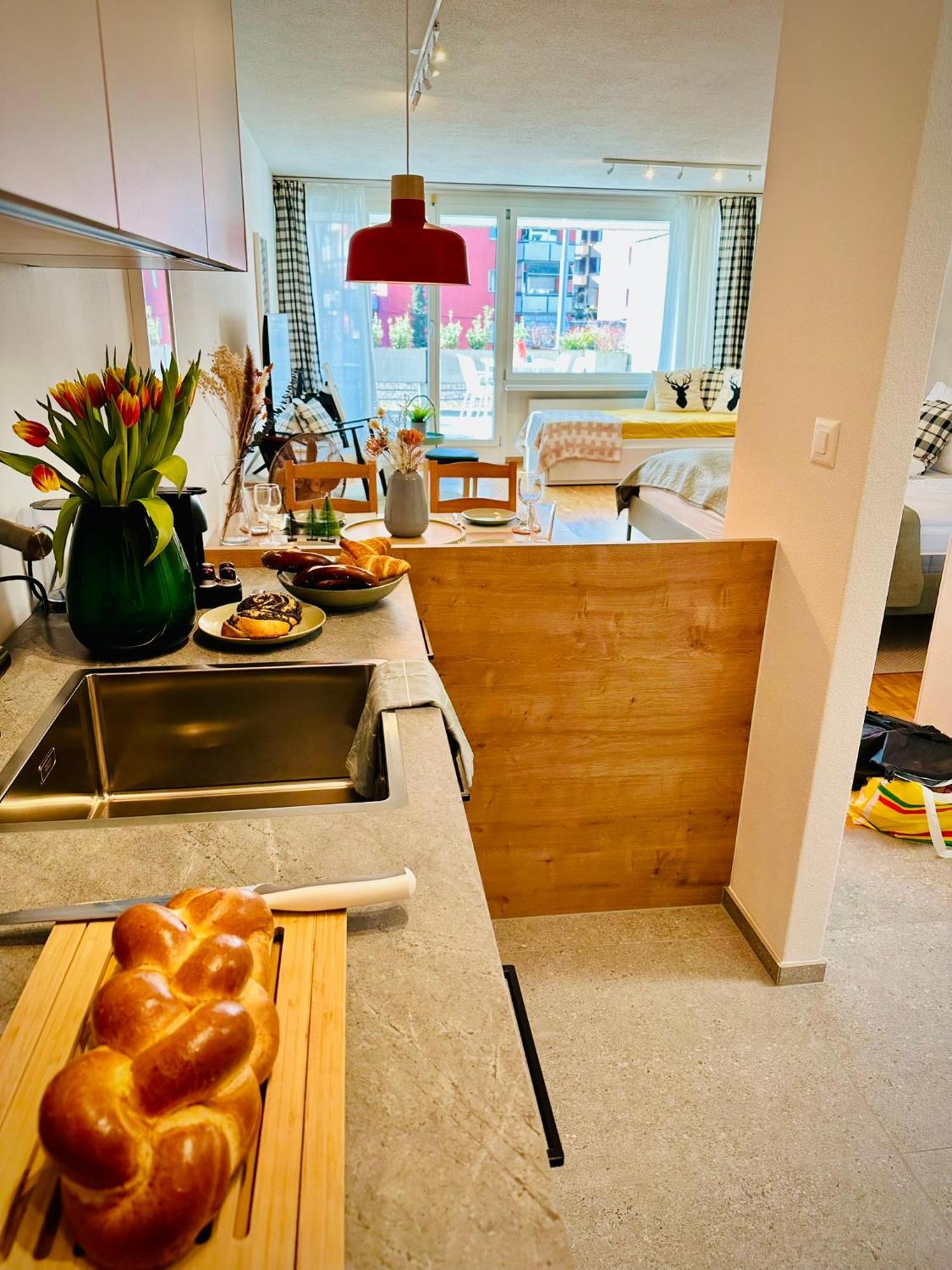 New With Sunny Terrace & Air Condition * Zurich