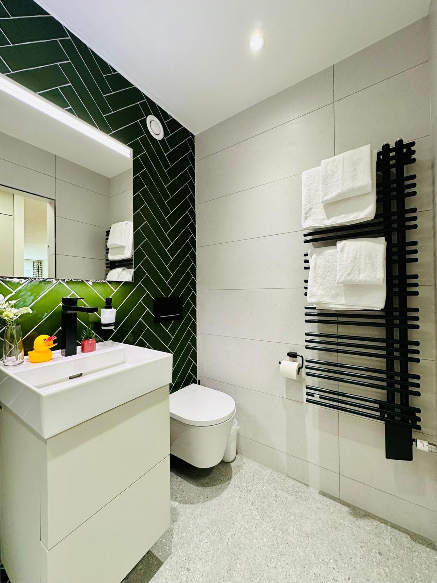 New With Sunny Terrace & Air Condition Zurich