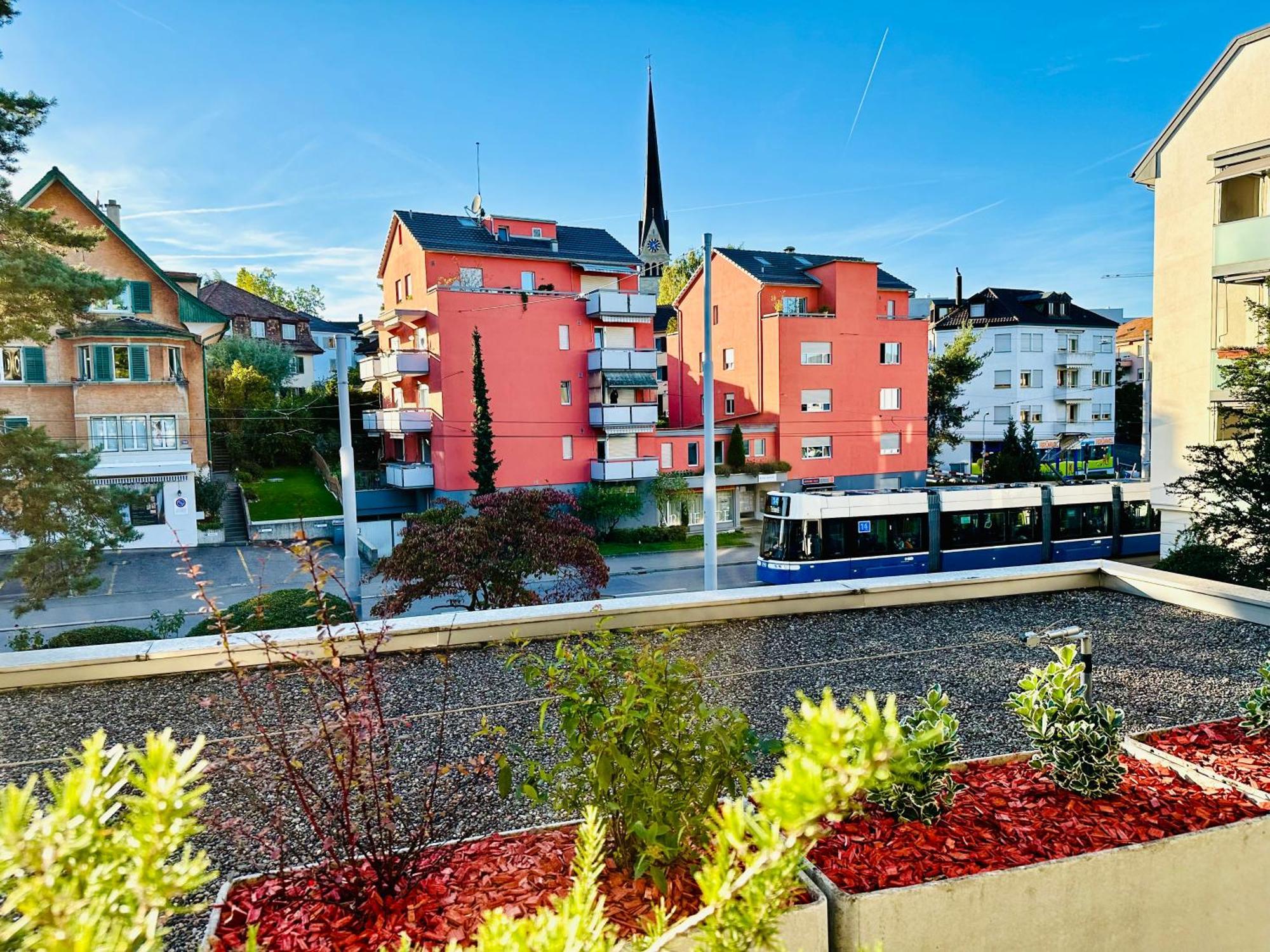 New With Sunny Terrace & Air Condition * Zurich