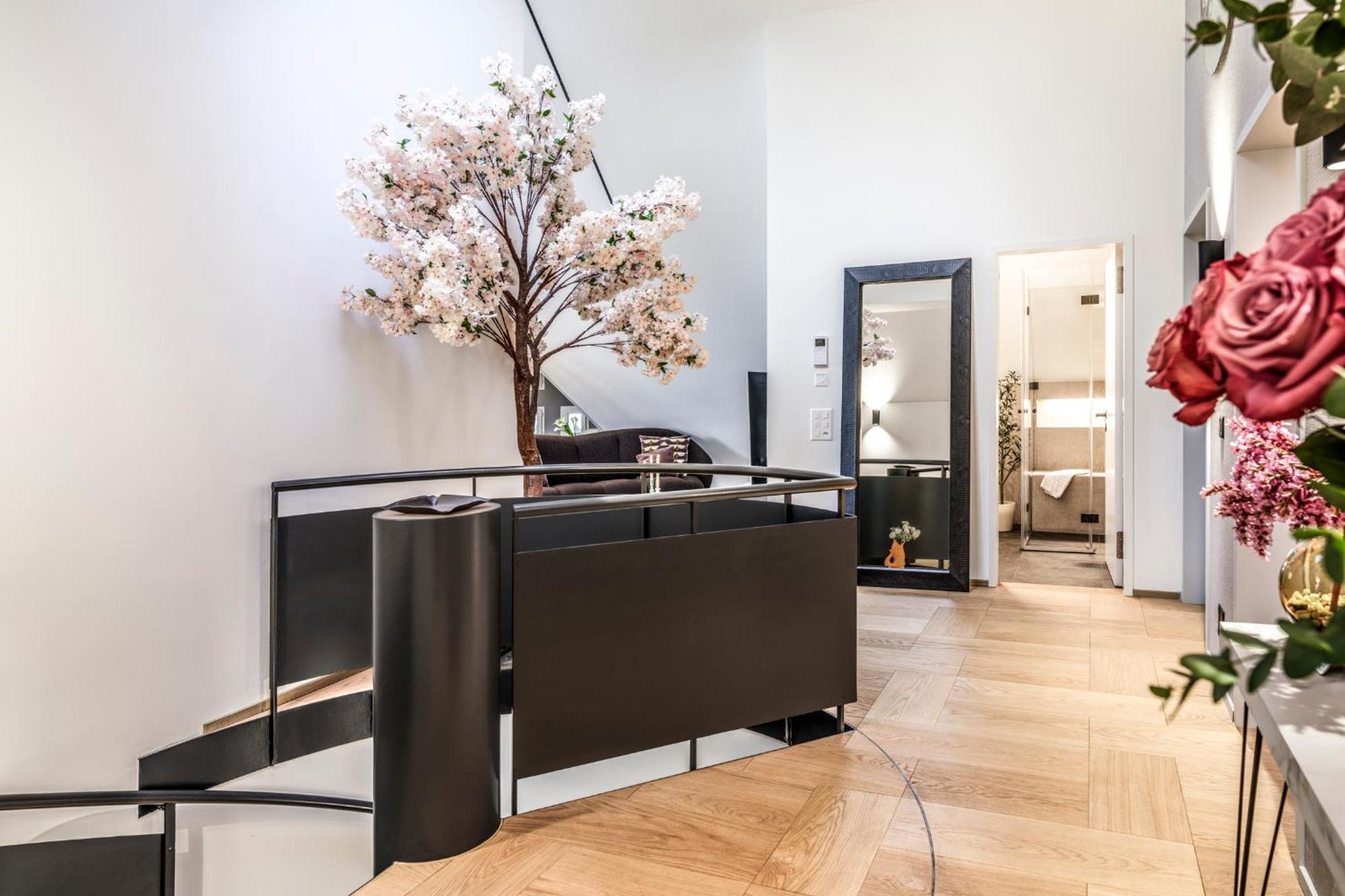 Bahnhofstrasse Designer Penthouse Private Rooftop Zurich