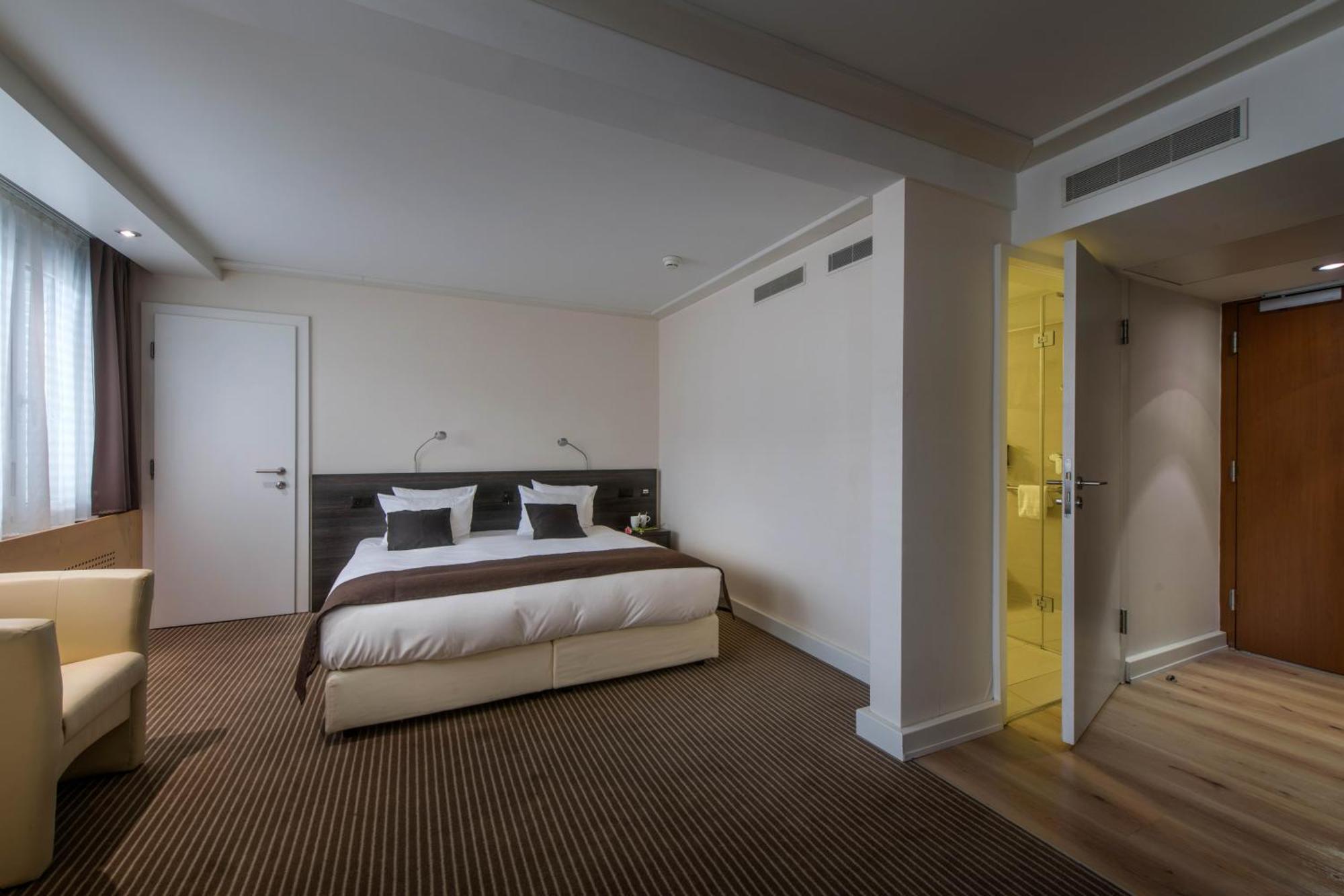 Hotel Crowne Plaza By Ihg 4*