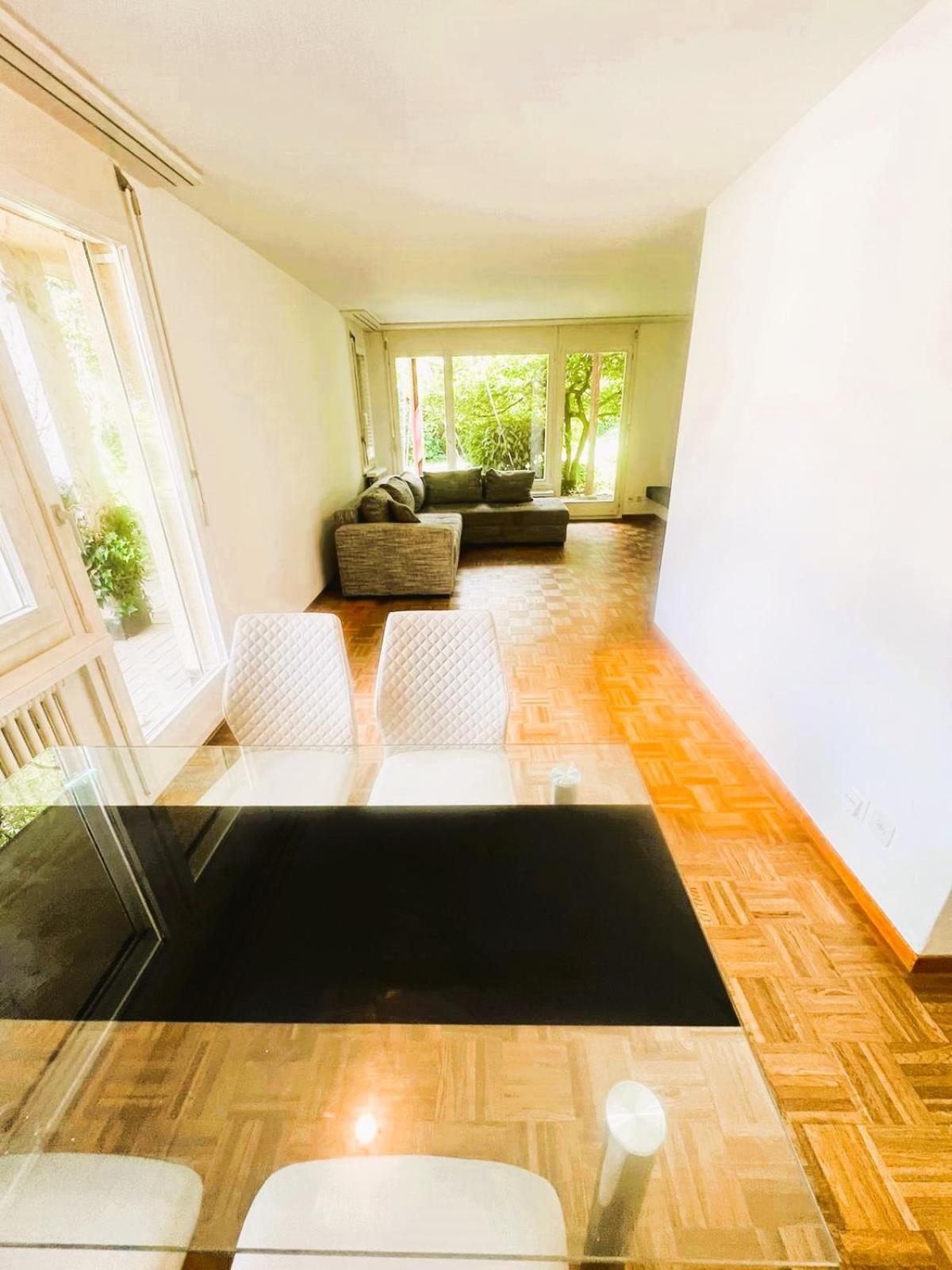 With View And Balcony In The Center Of Hwa Apartment *