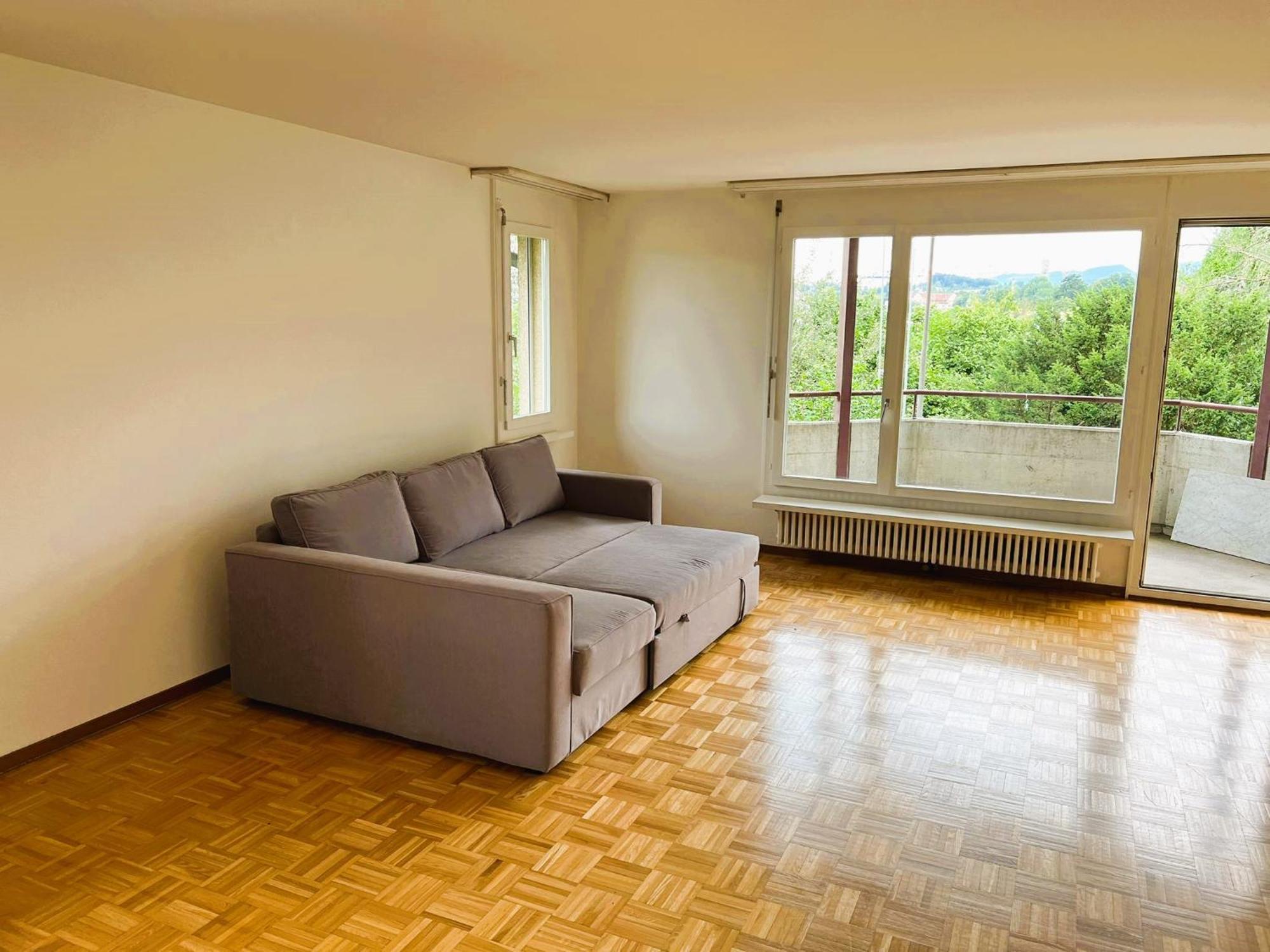 With View And Balcony In The Center Of Hwa Apartment *