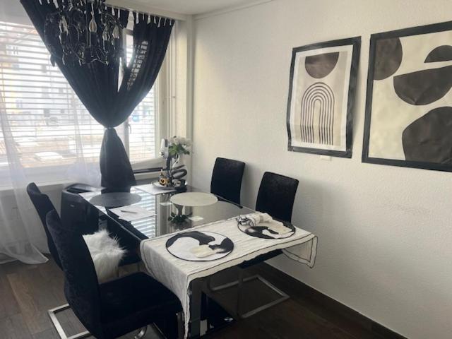 Executive Location & Fast Free Wi-fi & Ac & Parking