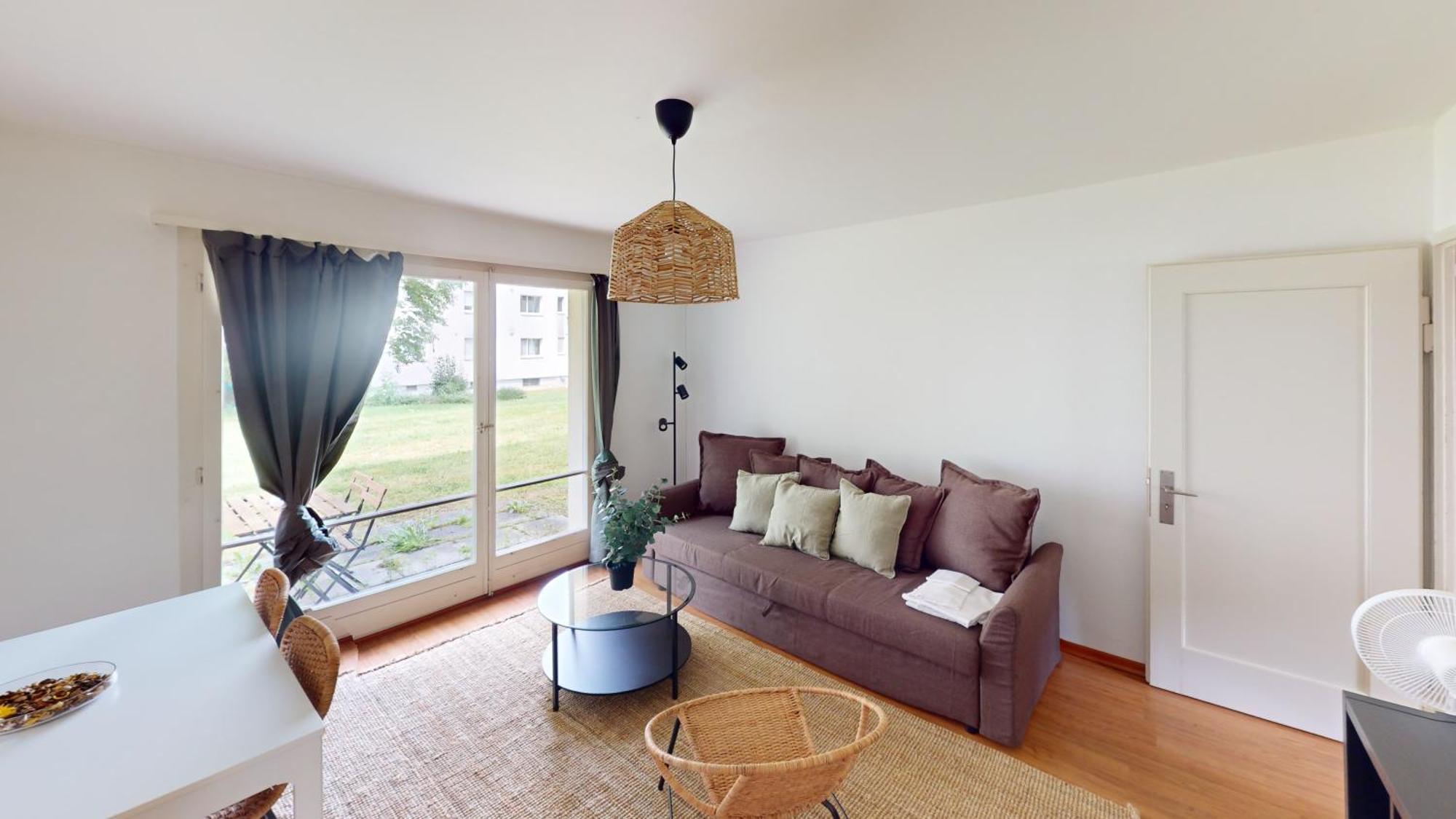 Apartment Comfortable Living In A 3-bedroom Space *