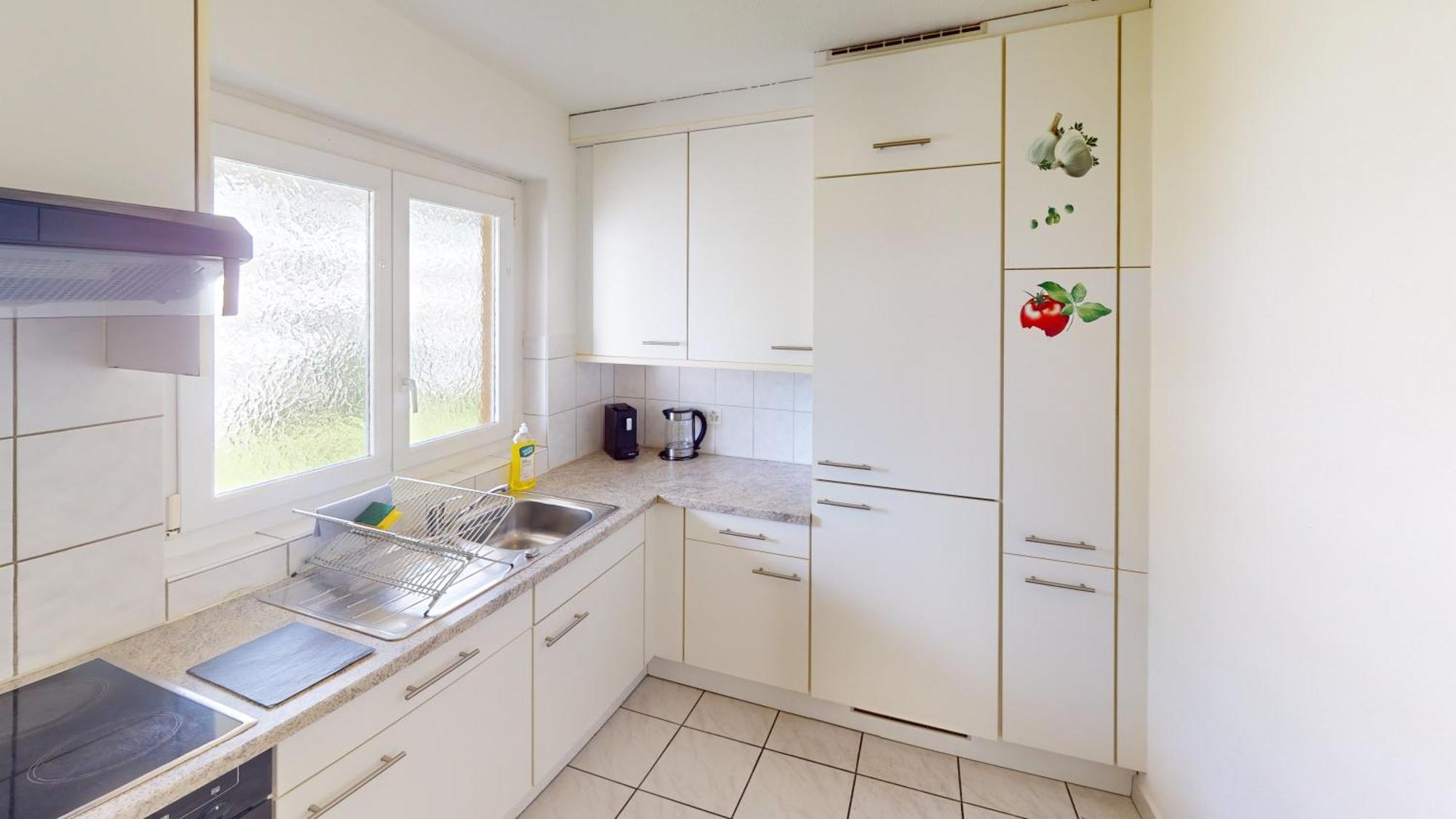 Cozy With Balcony In Apartment