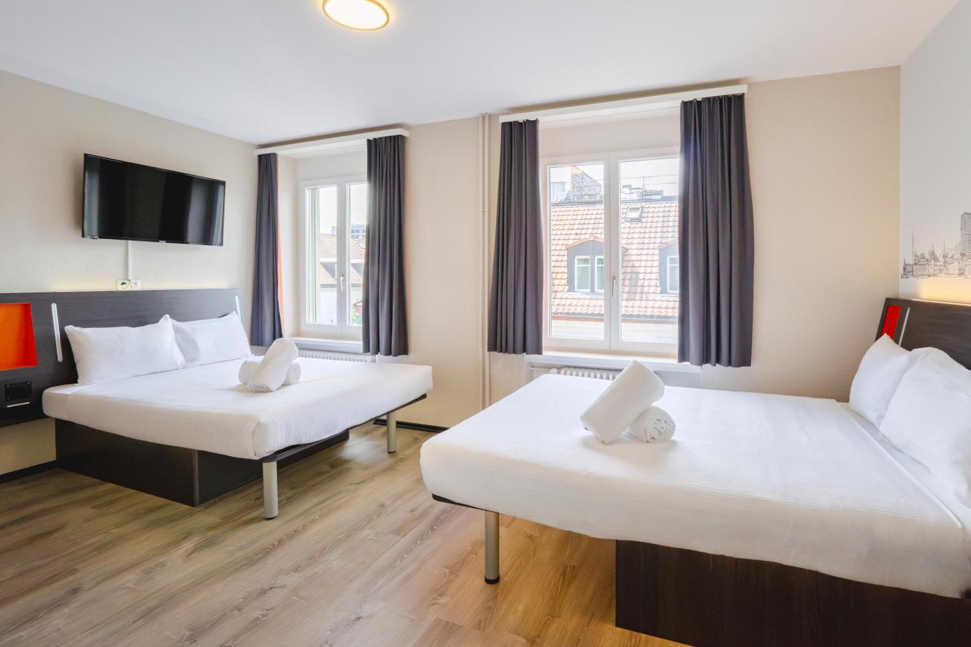 Easyhotel Main Station