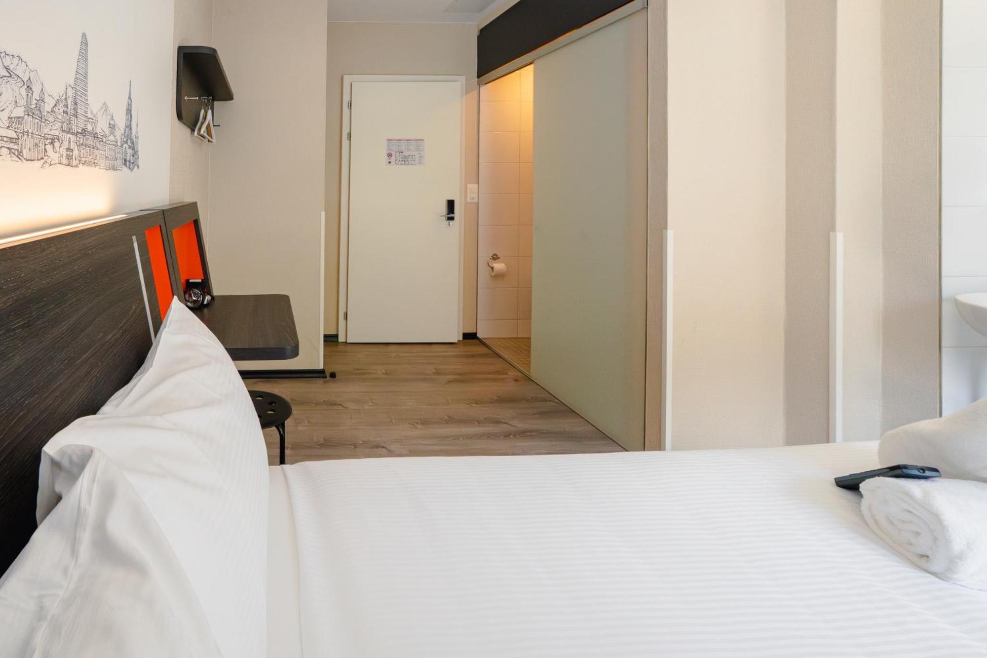 Easyhotel Main Station Hotel *