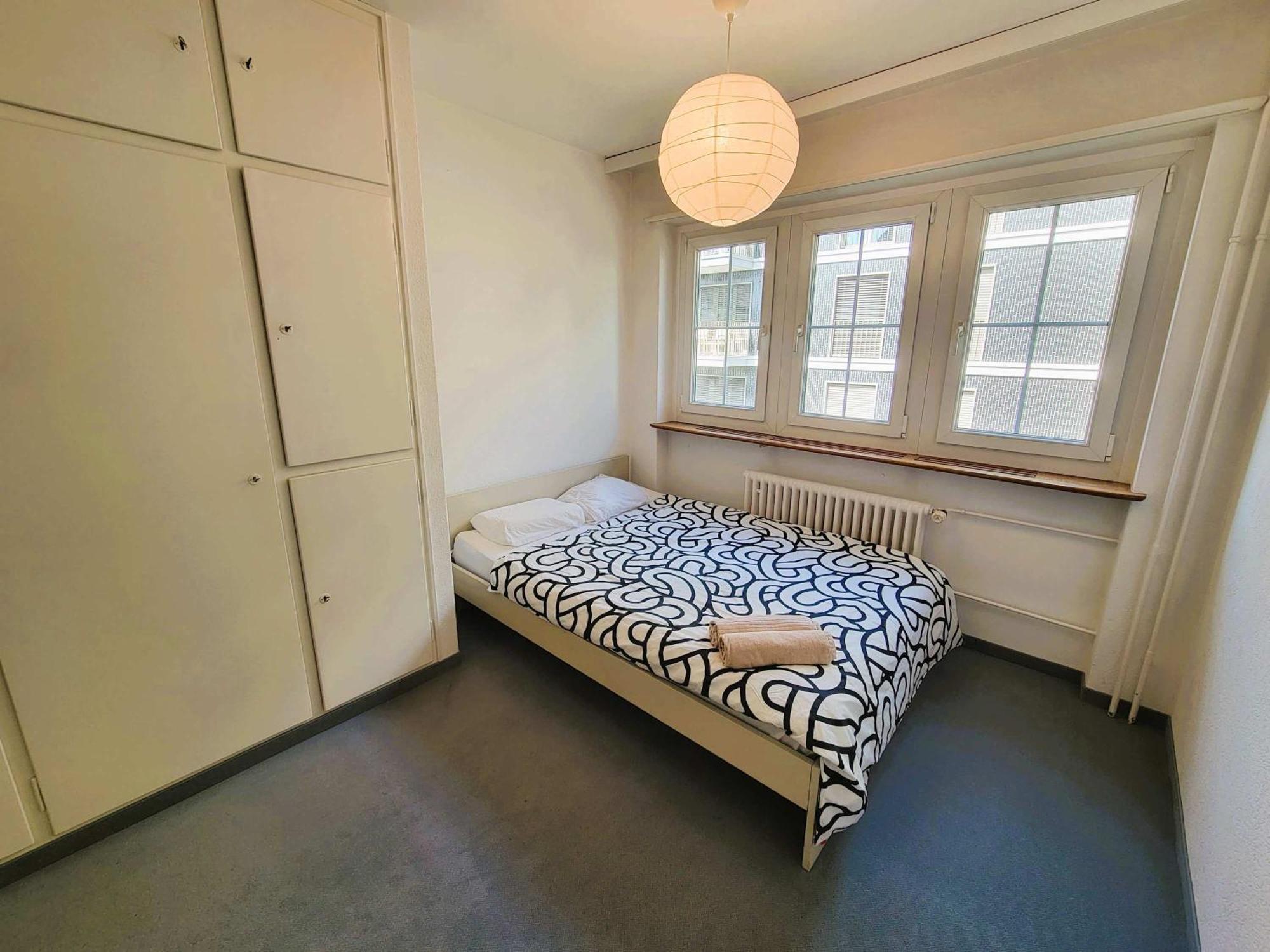 5 Bedroom Center With Balcony Dorf - Self Checkin Apartment Zurich