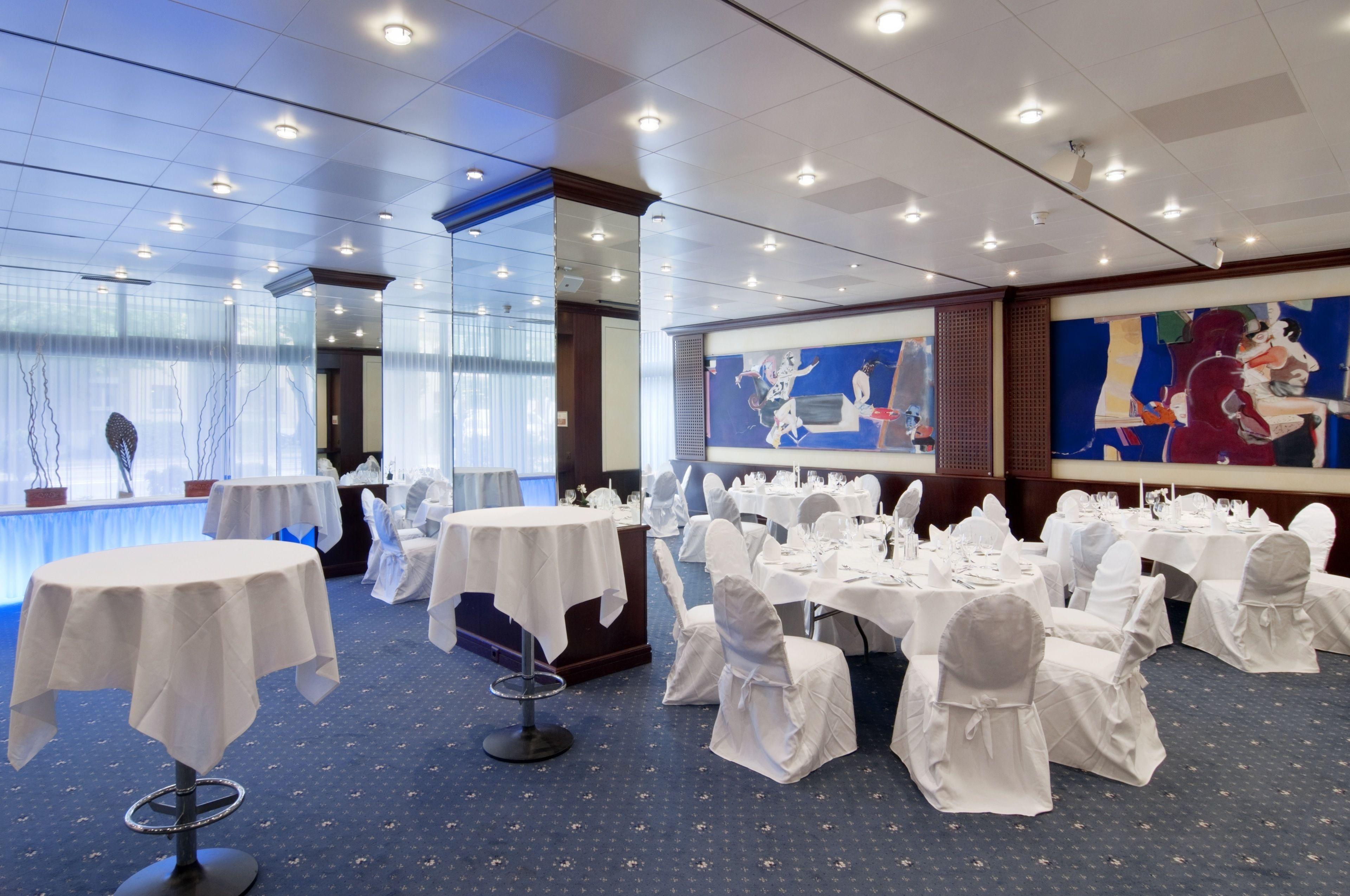 Crowne Plaza By Ihg 4*