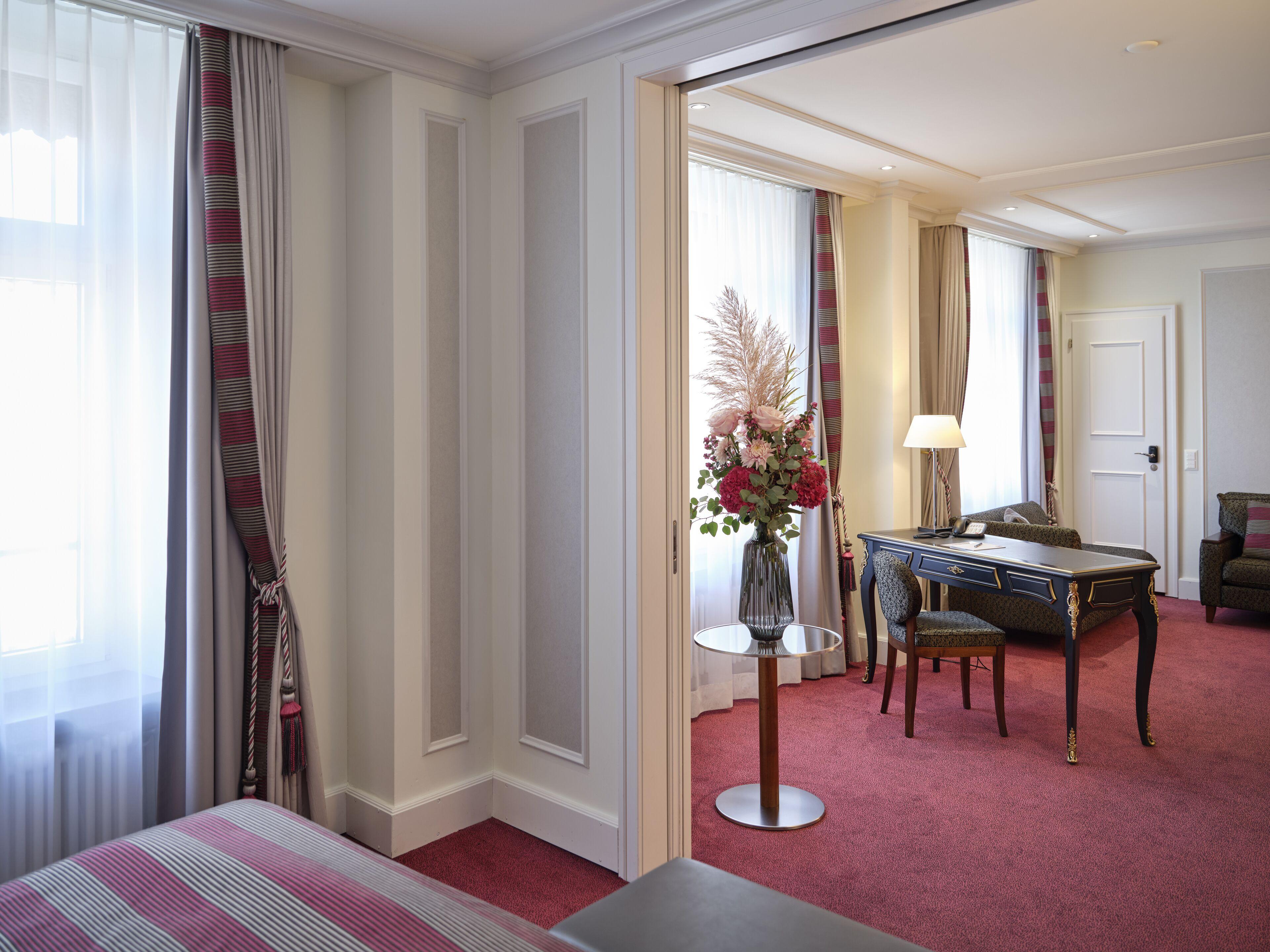 Hotel Schweizerhof 5*