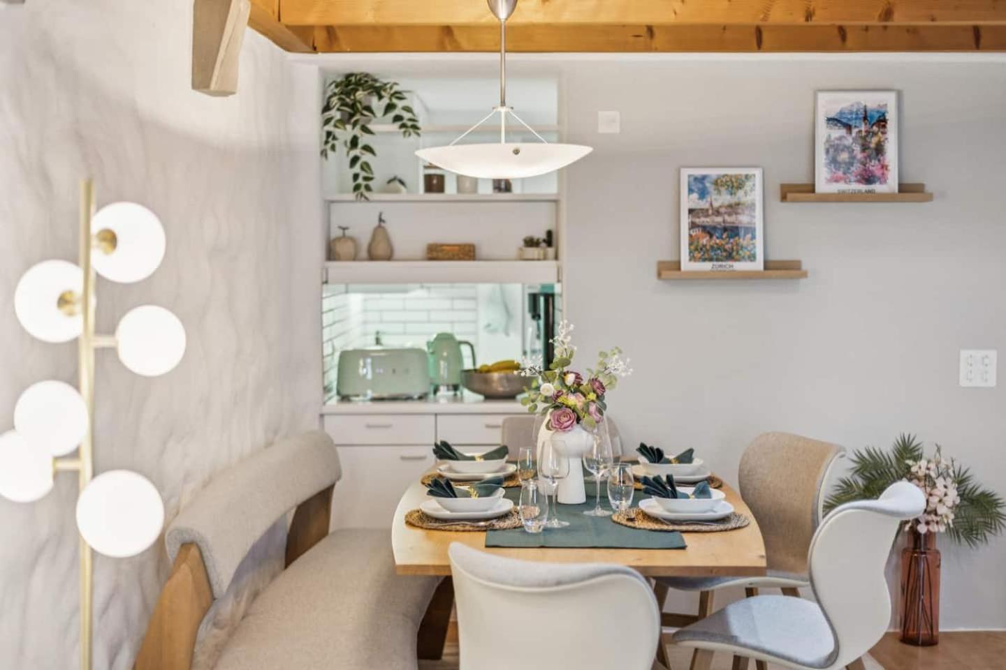 Oldtownriversideacbalconyfreeparkingwaterview Zurich