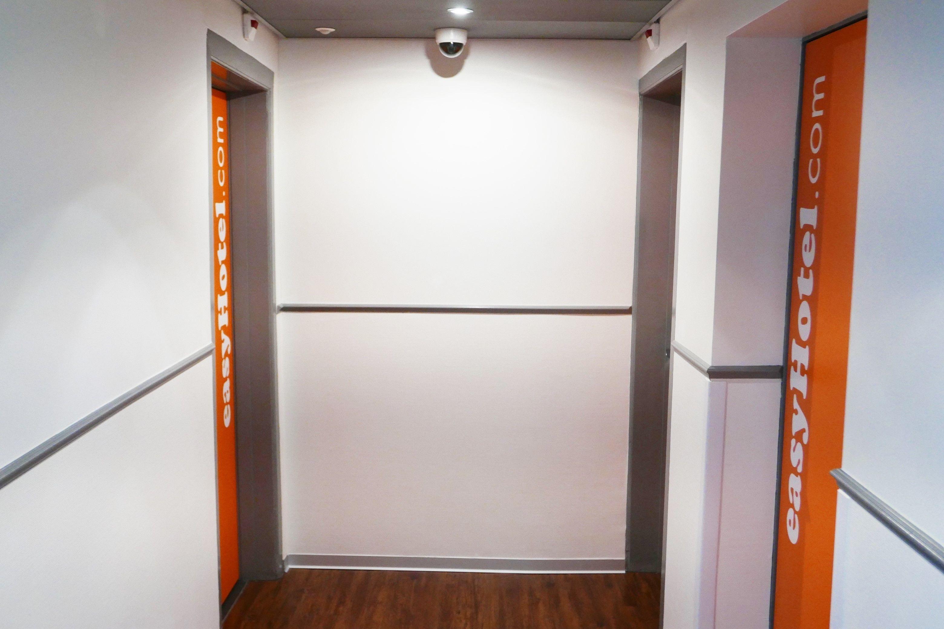 Easyhotel Centre 2*