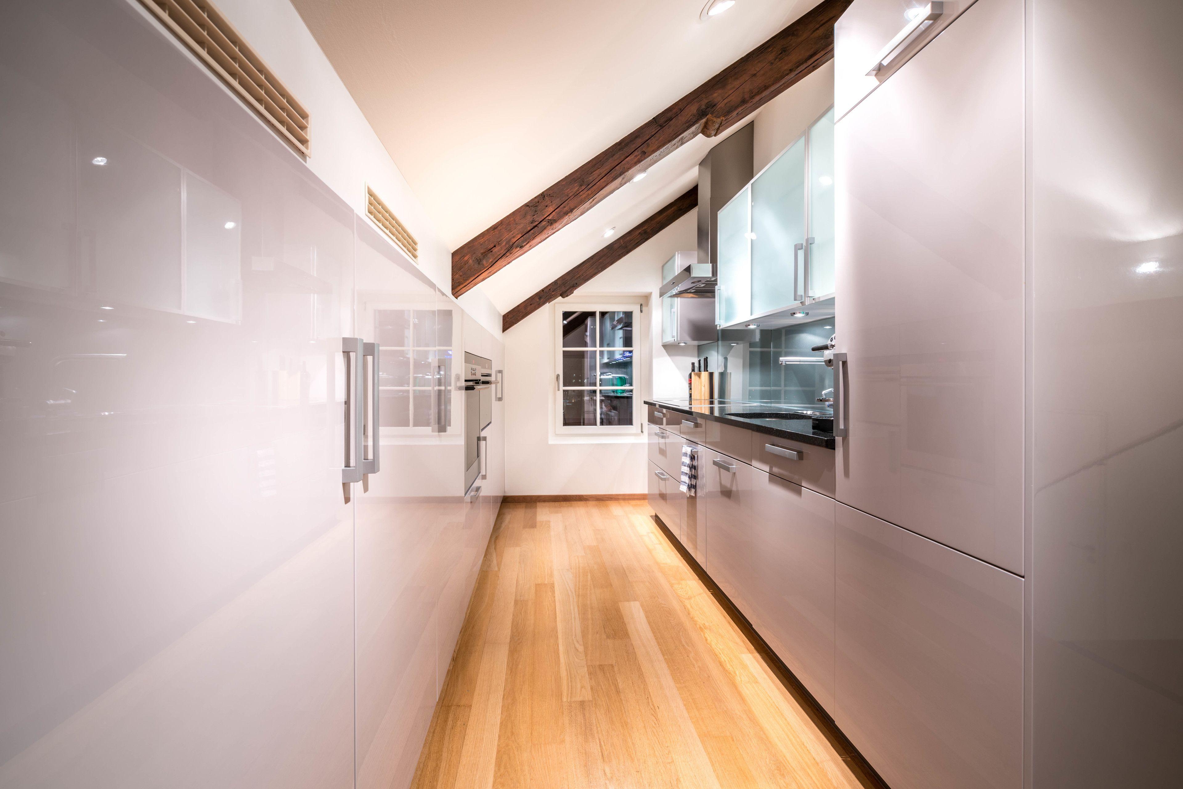Side Location Bellevue Apartment *