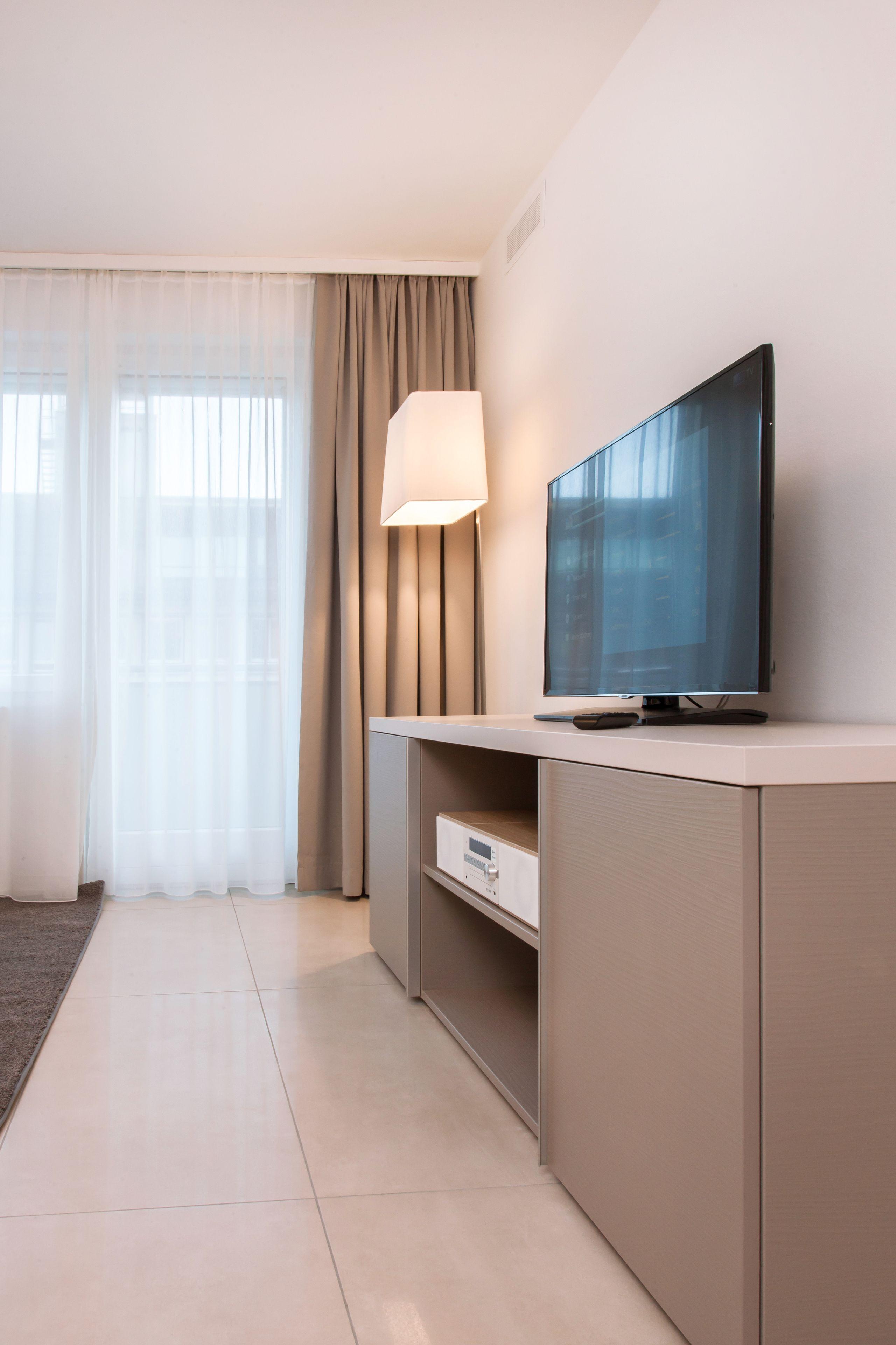 - Lindenstrasse 4* Zurich