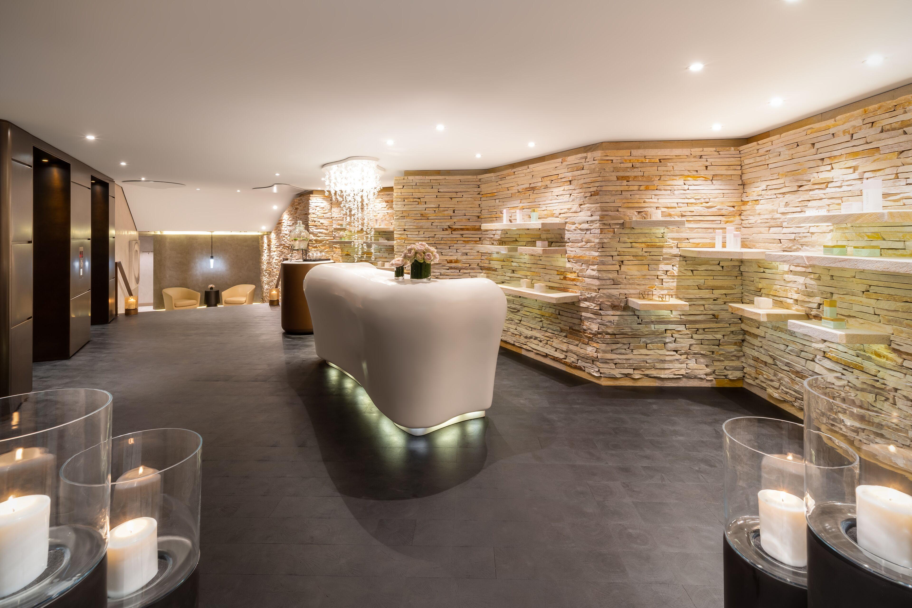 Hotel Five - Luxury