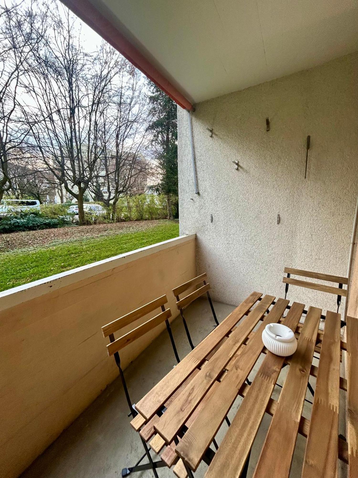 Cozy With Balcony In Apartment *