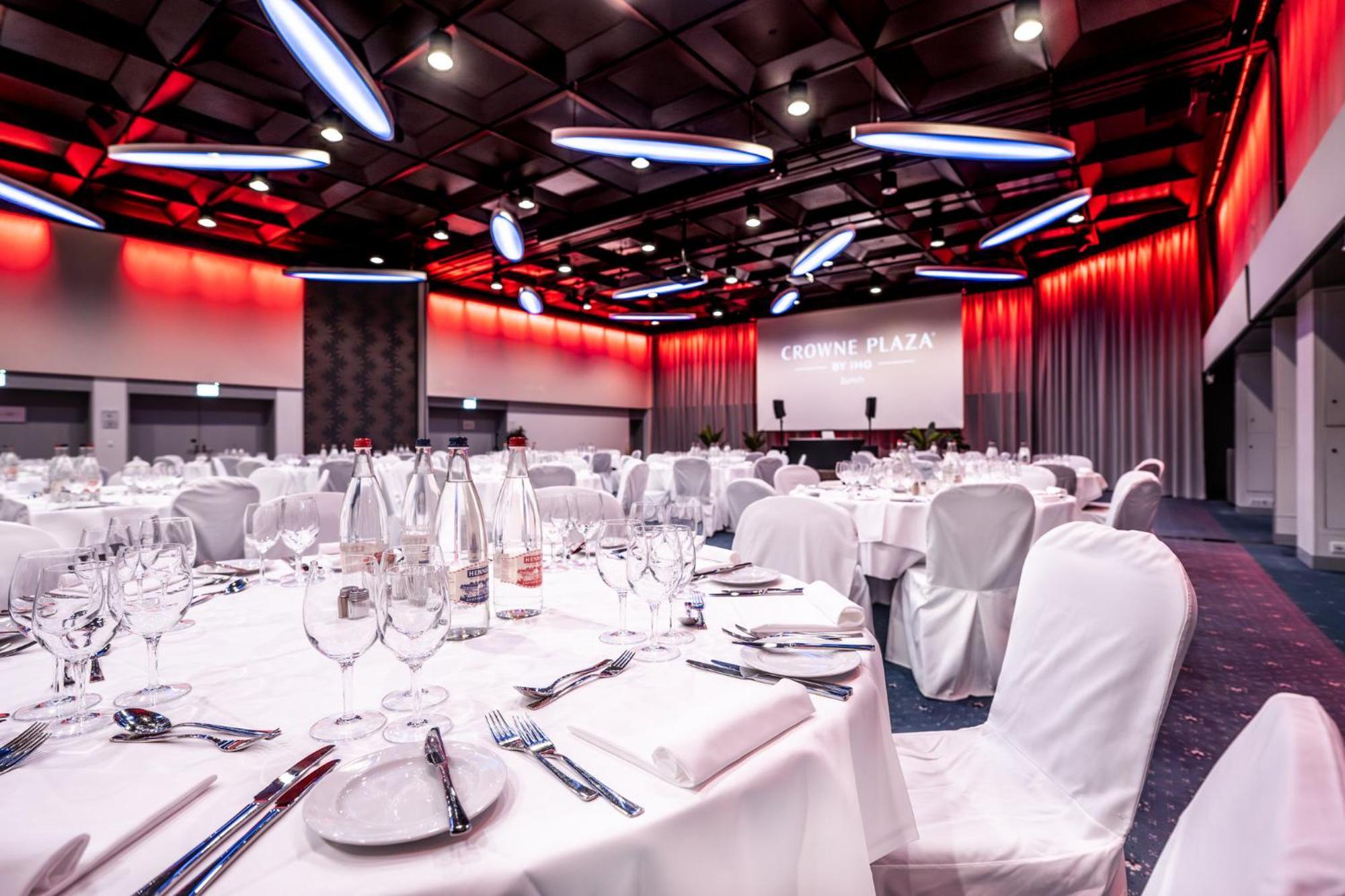 Crowne Plaza By Ihg Hotel